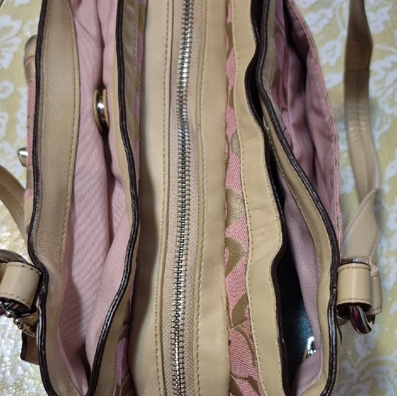 Coach Pink Signature Canvas Turnlock Shoulder Bag with Cream Trim - Picture 7 of 11